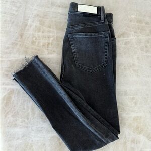 Black RE / DONE jeans. Never worn, size 25